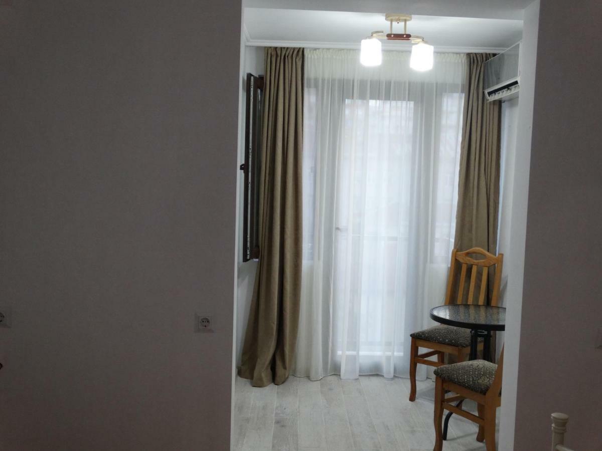 Gulnasi'S Guesthouse Batumi Exterior foto