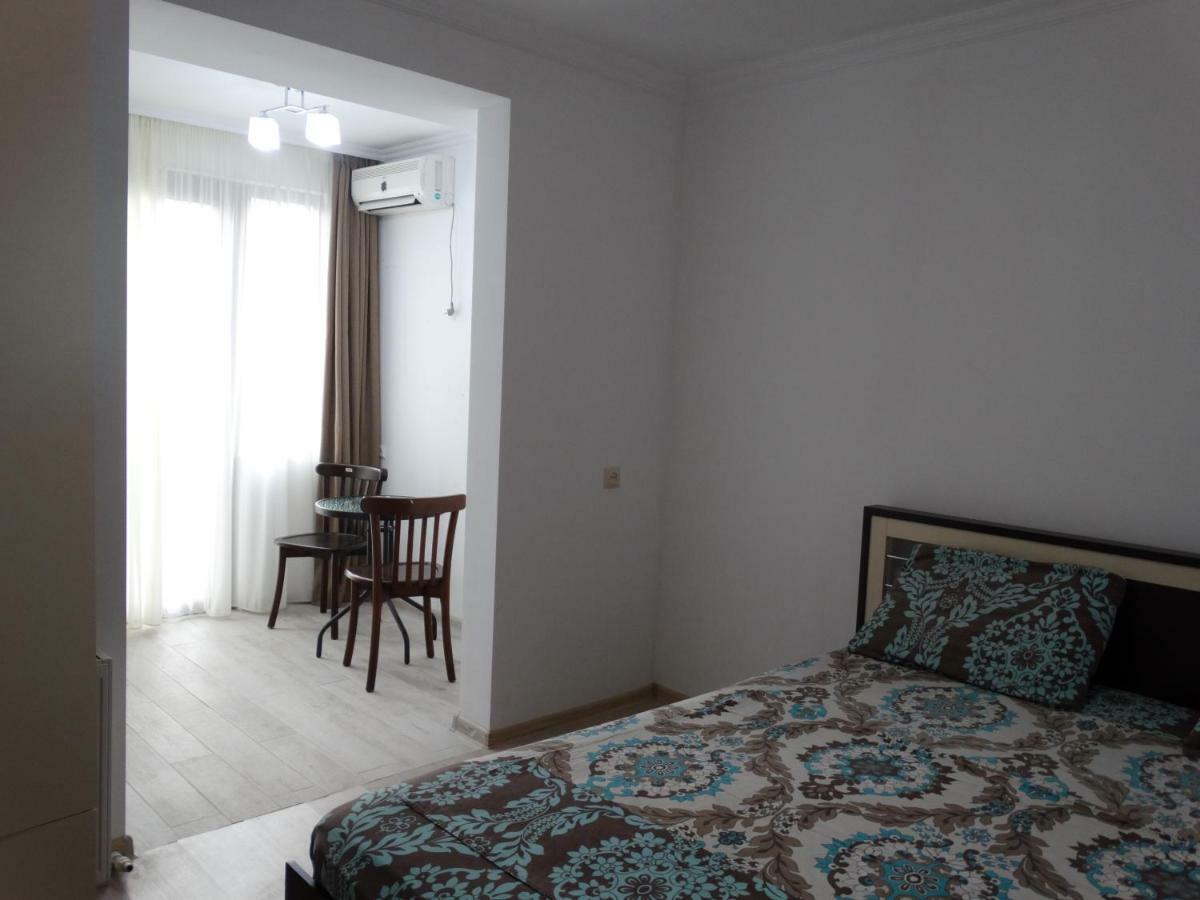 Gulnasi'S Guesthouse Batumi Exterior foto
